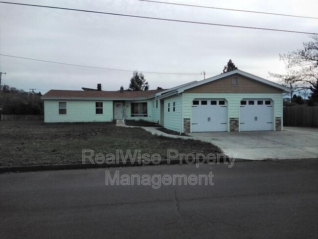 Building Photo - 2347 Cannon Ave Rental