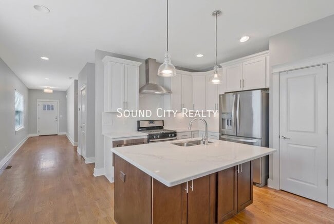 Photo - 5904 Carl Pl