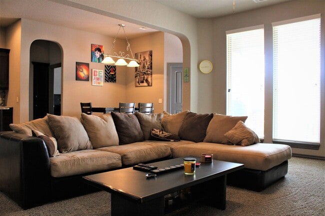 Photo - 10916 S W 32nd Terrace