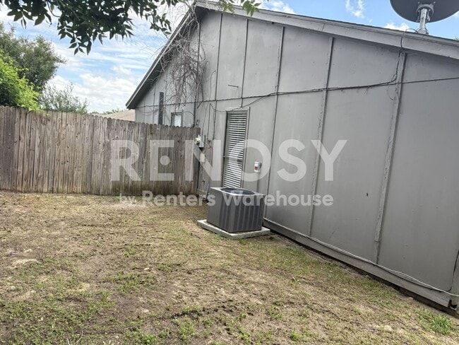 Photo - 10258 Maverick Dr