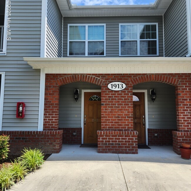 Building Photo - 1913 Covengton Way Unit 203 Rental