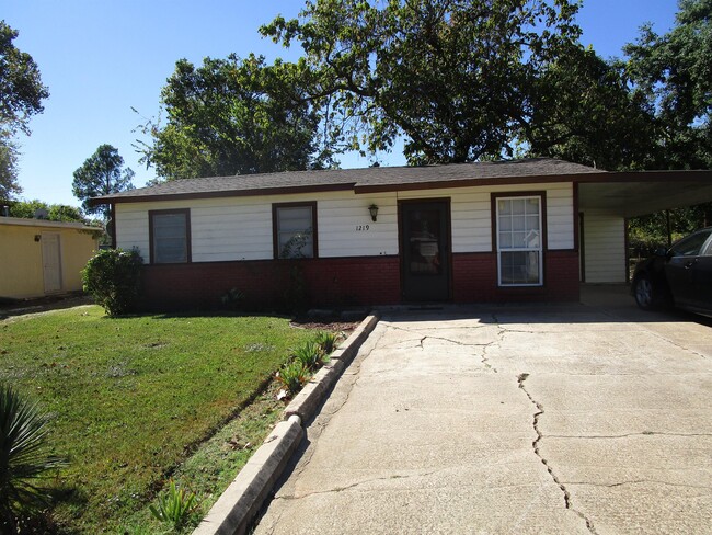 Photo - 1219 Lampkin St House