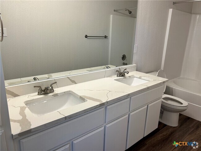 Building Photo - 114 Dolphin Dr Rental