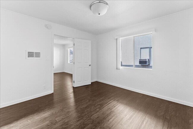 Photo - 150 N Indiana St