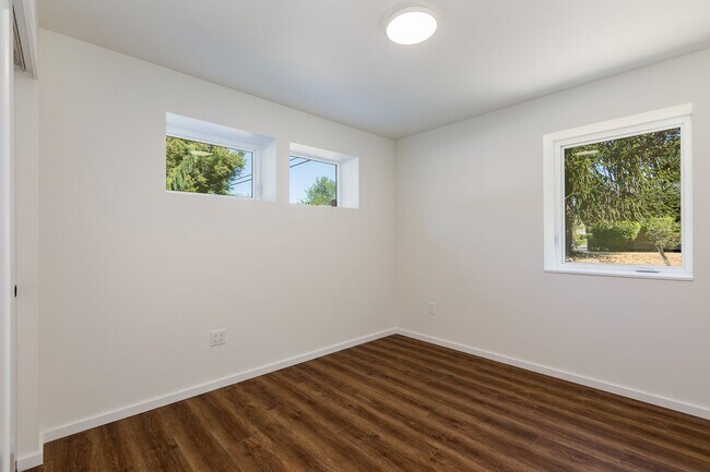 Photo - BEAUTIFUL NEW 2022 CONSTRUCTION 2BED UNIT IN CENTRAL DISTRICT