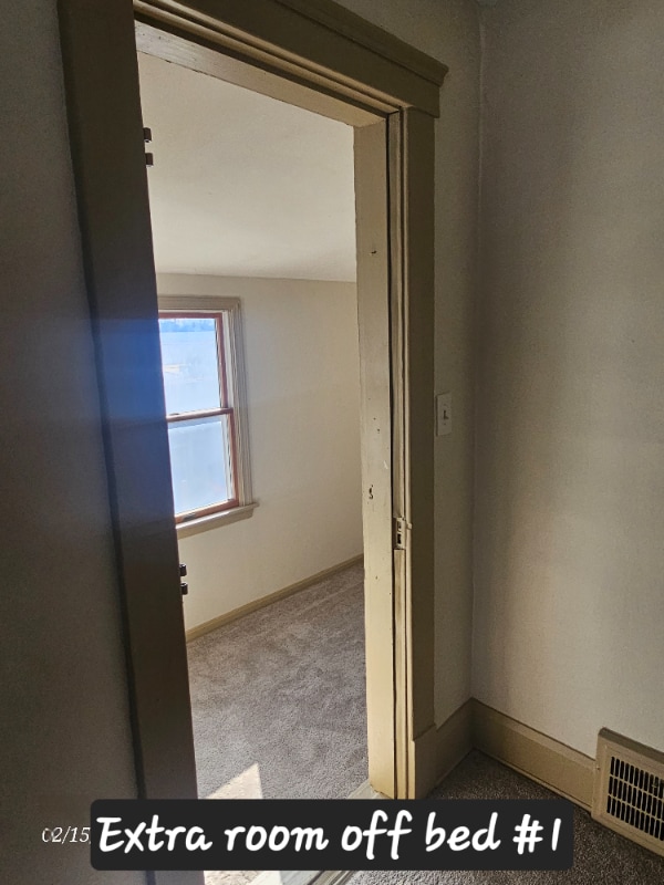 Photo - 205 Clark St