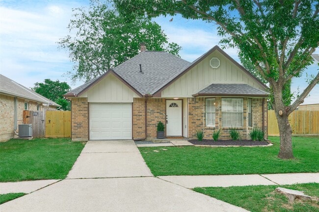 Building Photo - 12307 White River Dr
