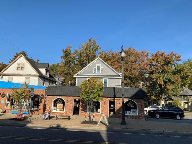 Building Photo - 184 Buffalo St Unit 184 UPPER