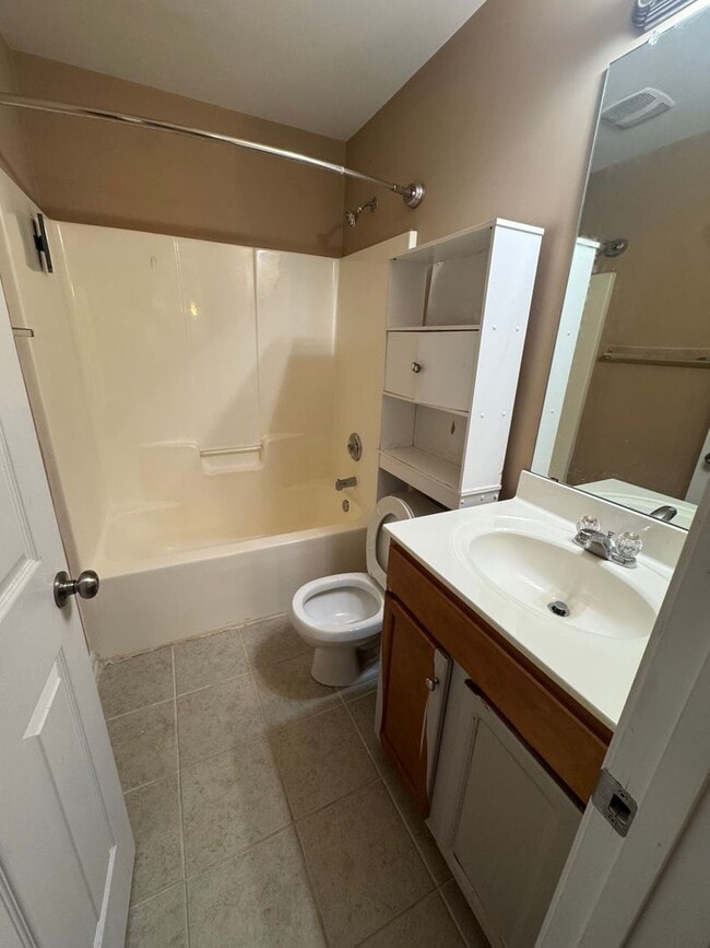 Photo - 3 bedroom townhome available for immediate move in!