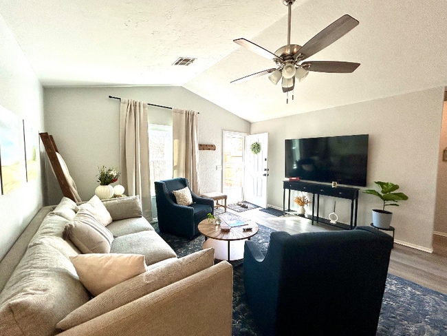 Photo - 2308 Heatherfield Ln