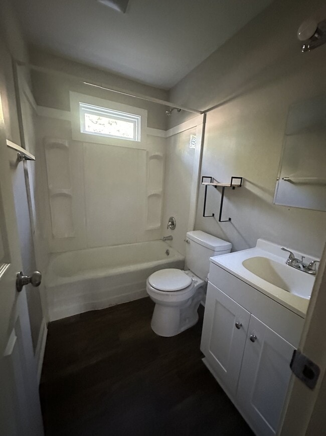 Photo - 408 Hobson St