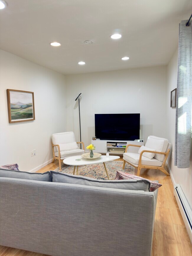 Building Photo - 26A Park St Unit 1 Rental