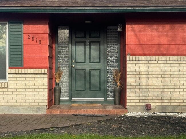 Photo - 2010 N Workland Ln