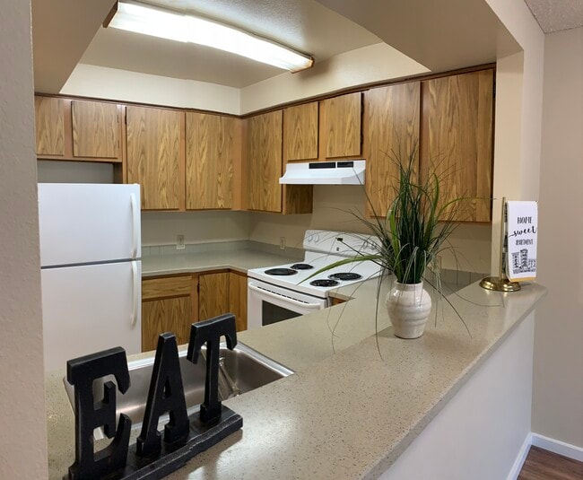 Photo - Rosecrest Apartments