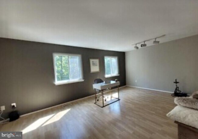 Photo - 1415 Greenmont Ct