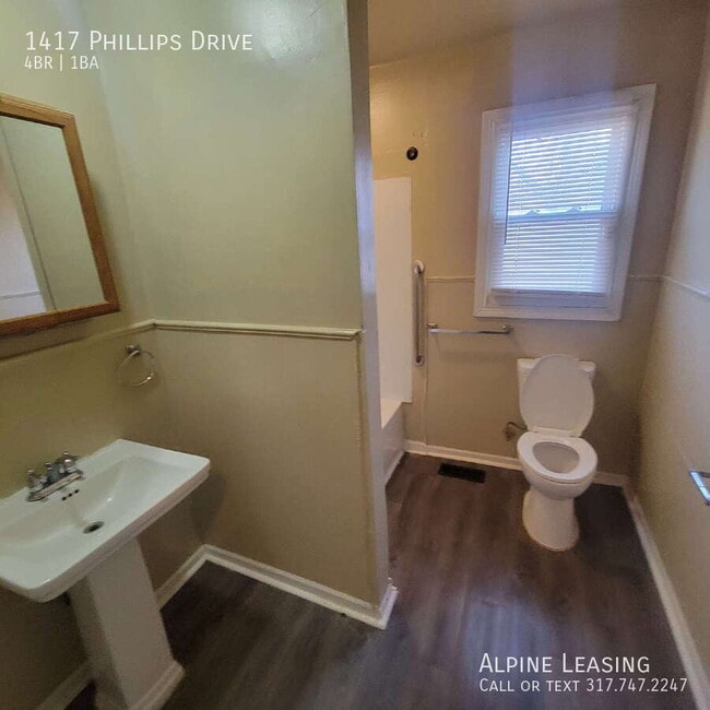 Photo - 1417 Phillips Dr