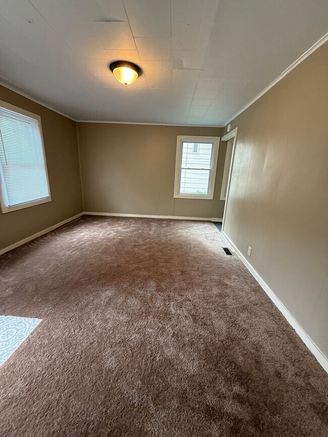 Photo - Charming 2-Bedroom Duplex in a Convenient ...
