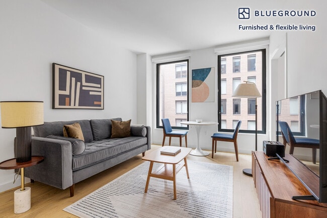 Building Photo - 241 W 28th St