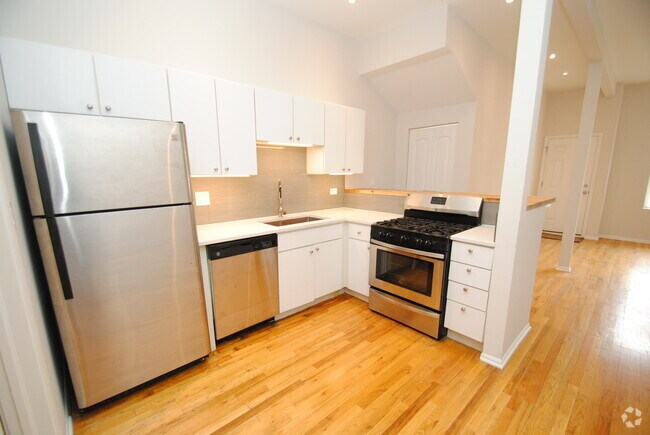 Building Photo - 711 N Hoyne-1N Unit 1N Rental