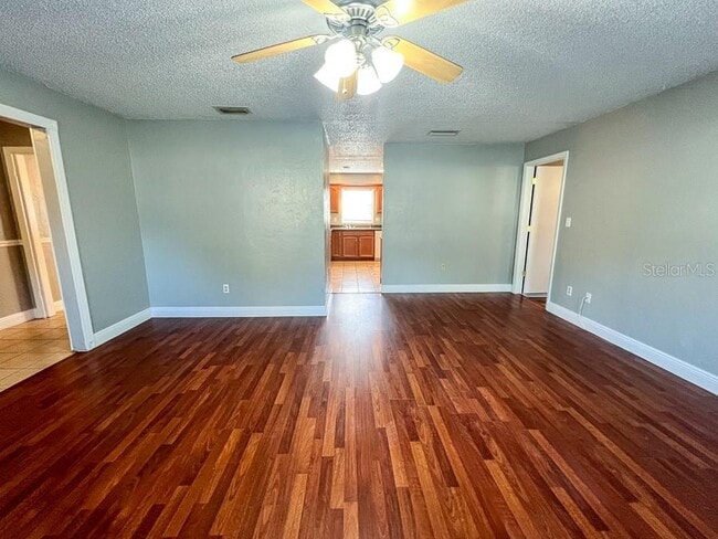 Photo - 4607 NW 40 St