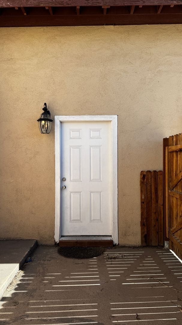 Building Photo - MiracleMile1468 Unit MiracleMile1468-08