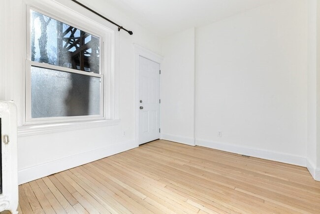 Photo - 152 Winchester St Unit 2