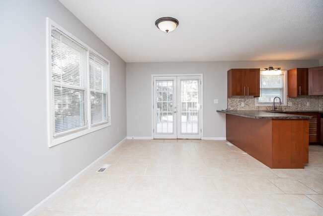 Photo - 120 Suffolk Dr