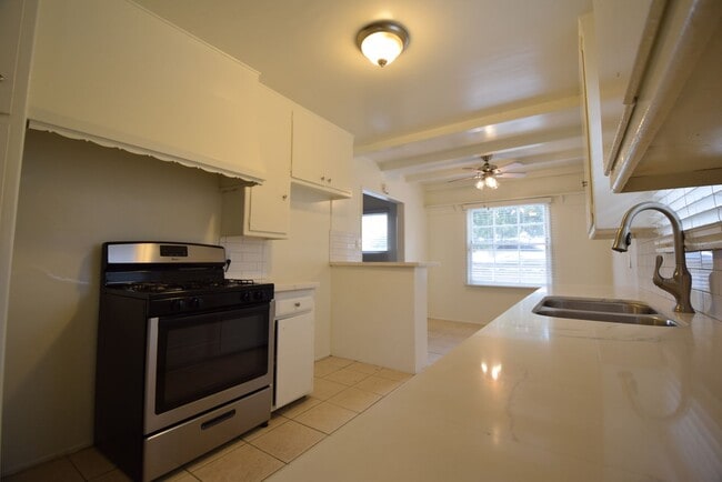 Photo - 5220 Radford Ave Unidad 5226-02