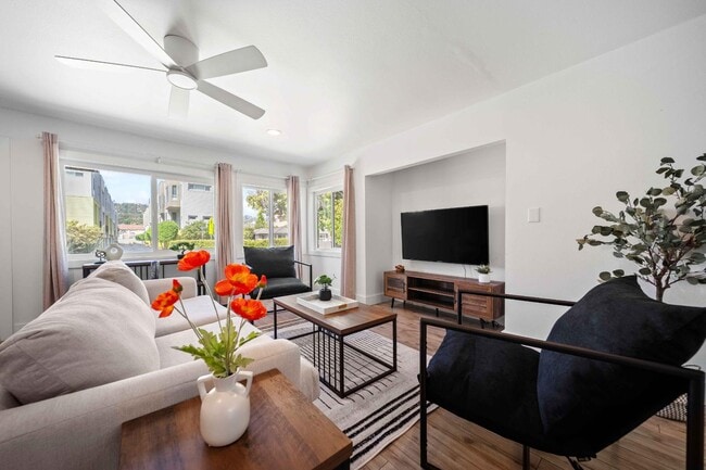 Photo - 4364 Toland Way