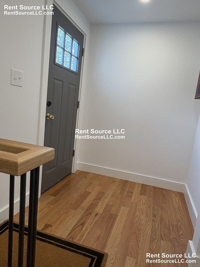 Photo - 52 Cotting St Unit B