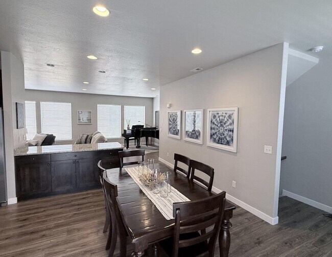 Photo - 371 W Knights Ln