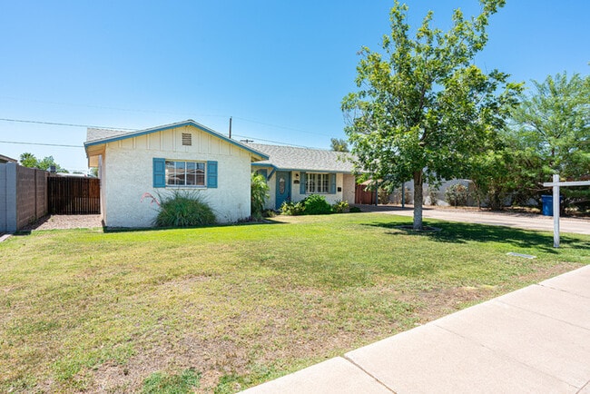 Photo - Greeat Single family home in Tempe! Close to ASU!