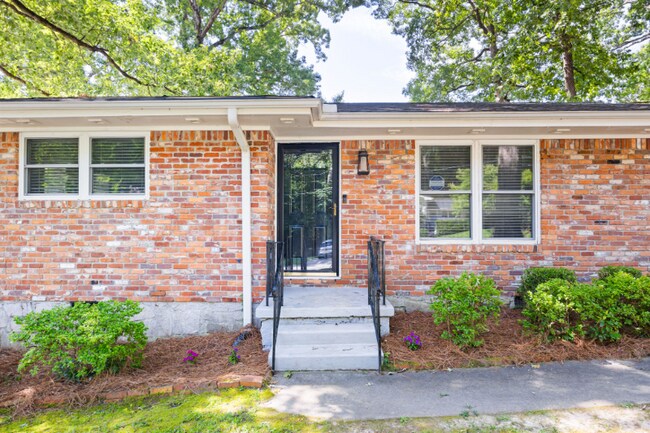 Photo - 2563 Dering Ct NE