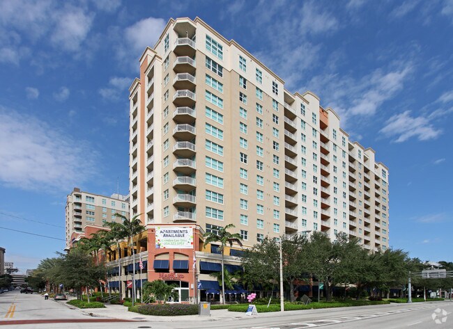 Exterior - Camden Las Olas