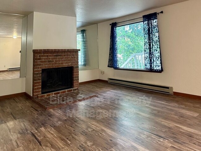 Photo - 110 Leslie Ln