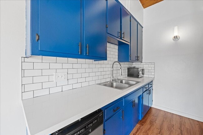 Photo - 6114 Cahuenga Blvd Unit 09