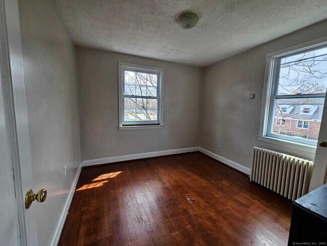 Photo - 715 Burnside Ave Unit 2W