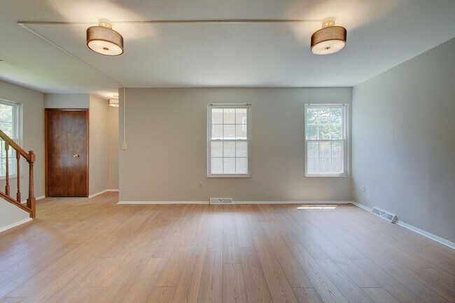 Photo - 1655 Southbend Dr