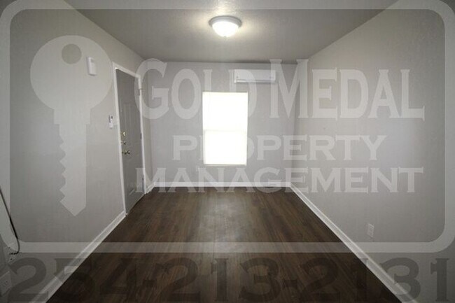 711 W Avenue C
