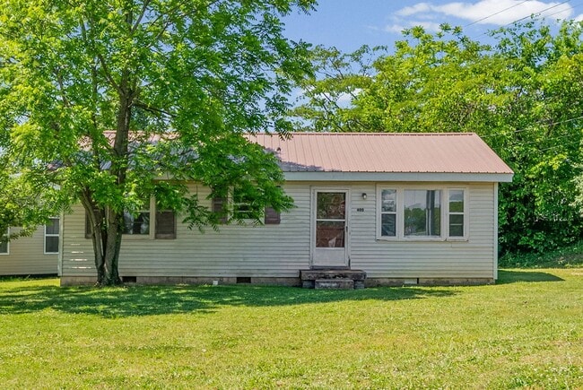Building Photo - 3 Bedroom Home For Rent Near Lowes On Madison Street!