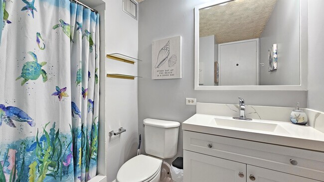 Photo - 2452 Tusitala St