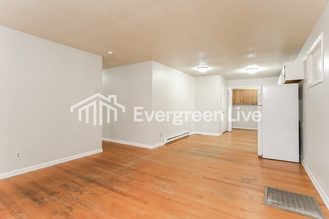 Photo - 808 Gordon St