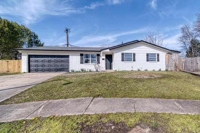 Building Photo - 1605 S 108th E Pl