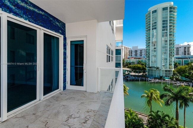 Photo - 6103 Aqua Ave Unidad 605