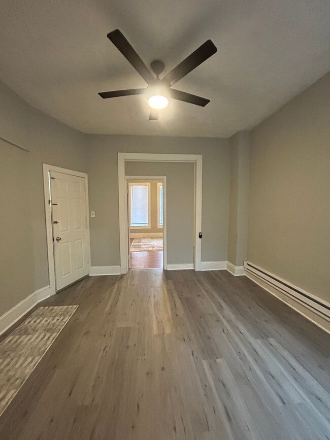 Photo - 654 W King St Unidad Apartment 1