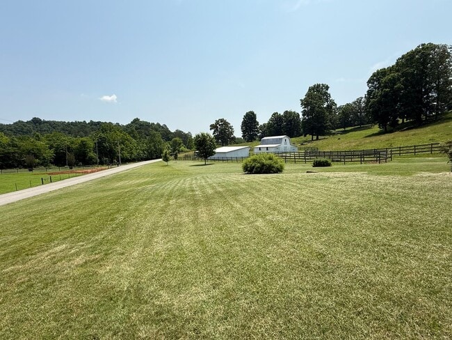 Photo - 2459 Middlesettlements Rd