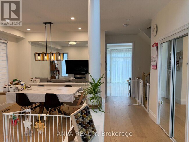 Photo - 265 Hammersly Blvd