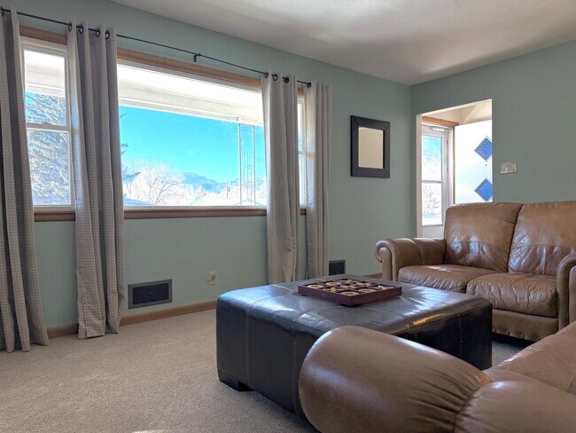 Photo - 645 N 30th St