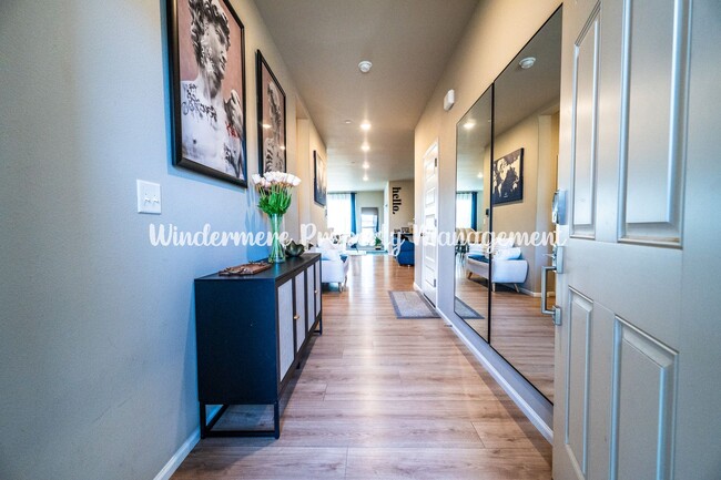 Photo - Stunning Soundview Estates 5 bedroom home