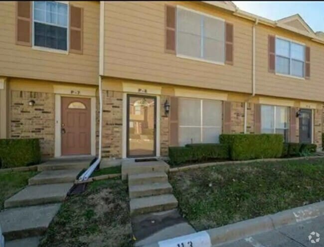 Building Photo - 2500 E Park Blvd Rental
